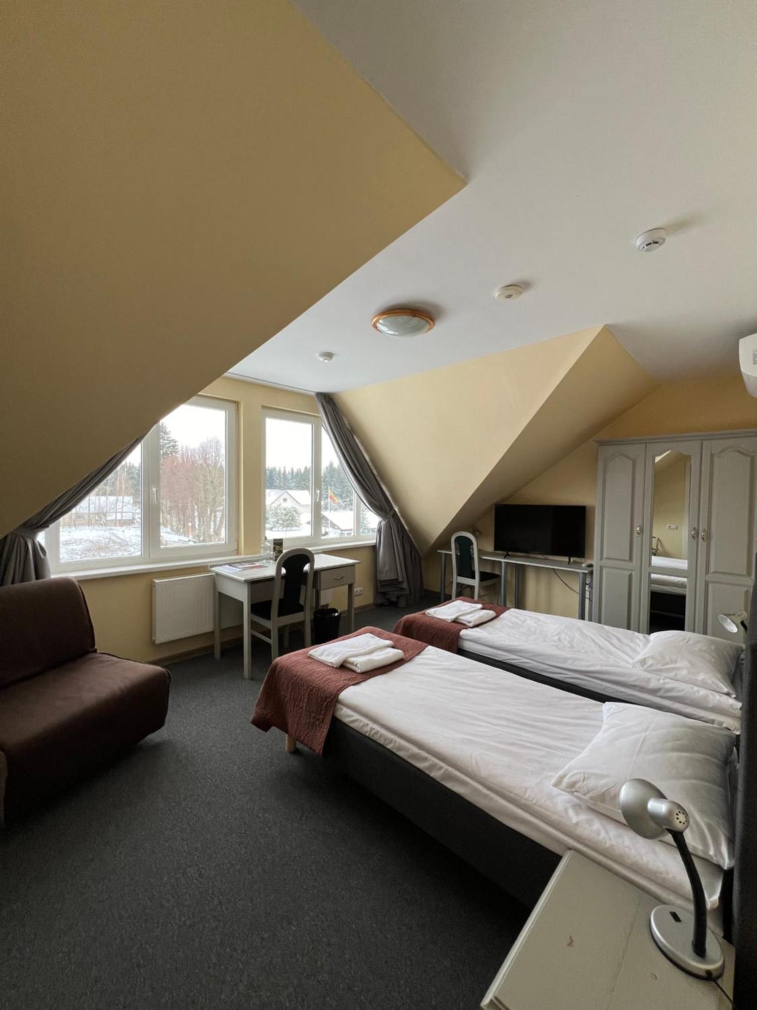 Butenas Hotel Tyla Биржай Экстерьер фото