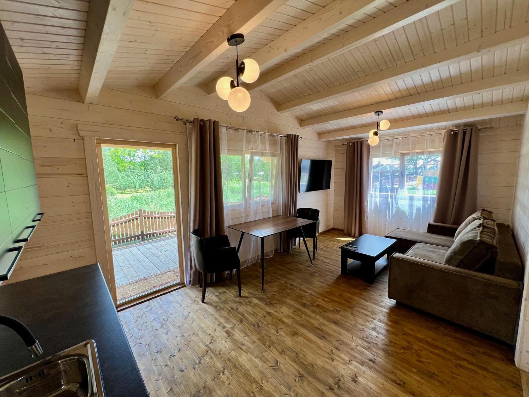 Butenas Hotel Tyla Биржай Экстерьер фото